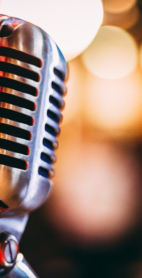 Ribbon microphone under stage light